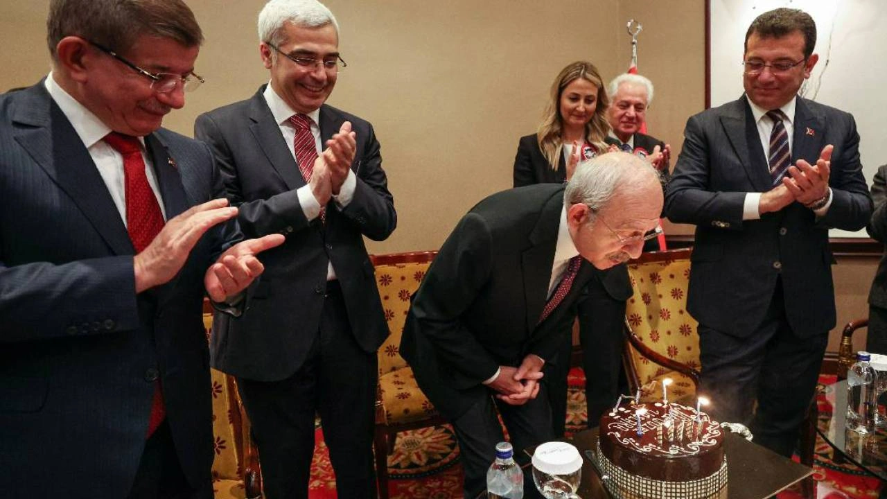 CHP Lideri Kılıçdaroğlu'na doğum günü sürprizi