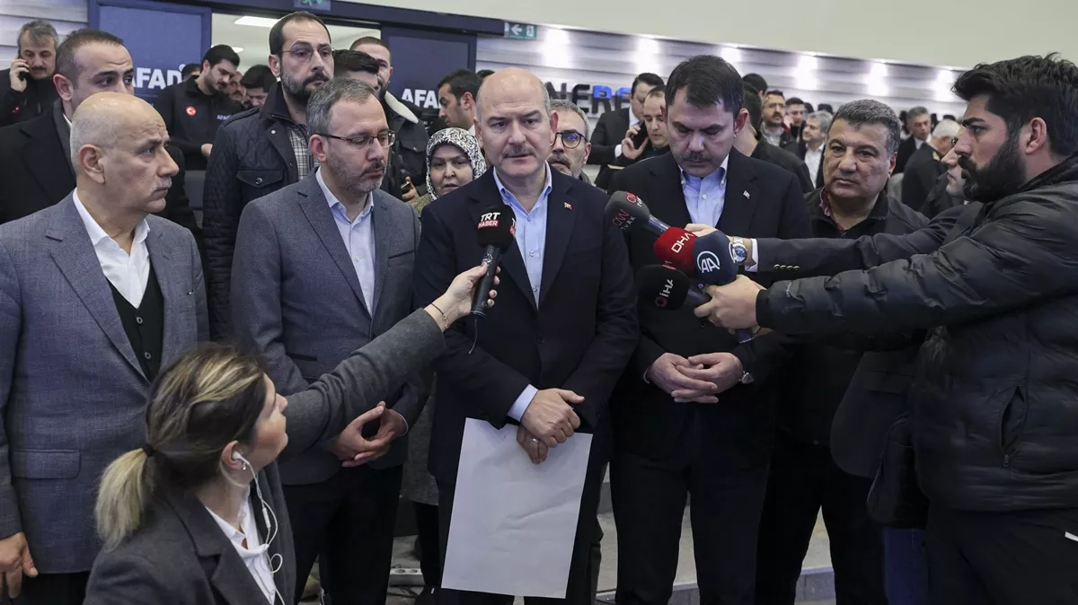 Bakan Soylu'dan depreme ilişkin açıklama: "Bu, uluslararası yardımı da içeren bir alarmdır"