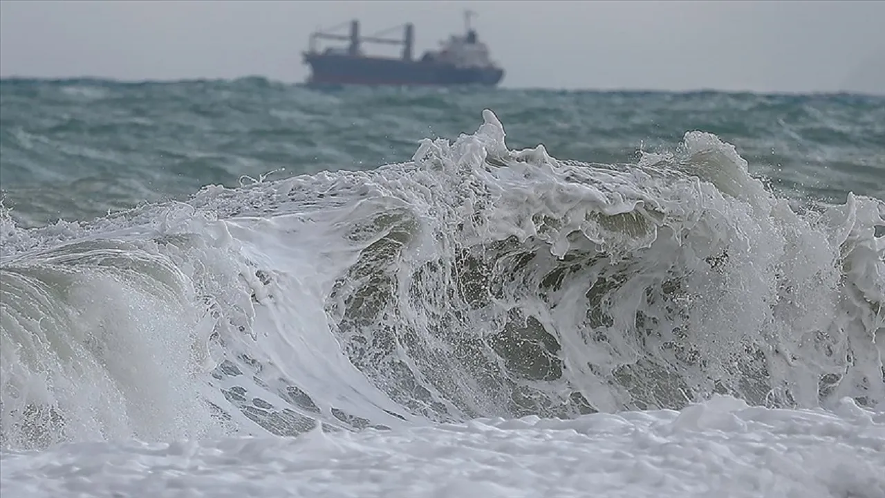 Depremin ardından Kandilli'den tsunami uyarısı