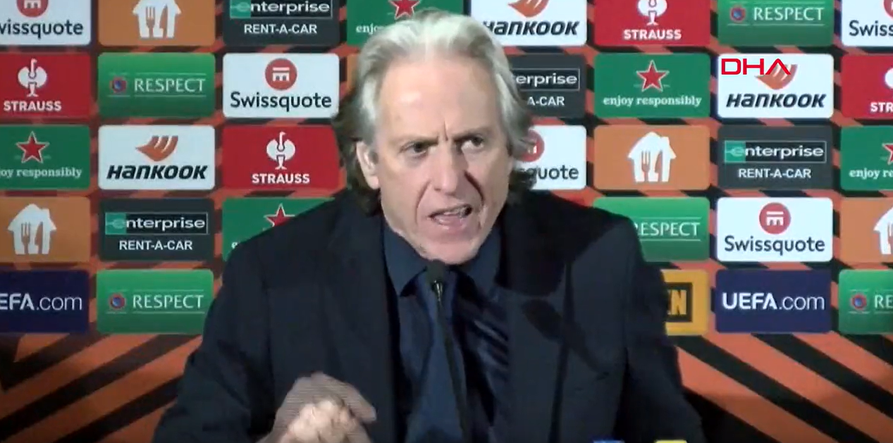 Jorge Jesus'tan olay açıklama: "Bu ligde maçlar sahada kazanılmıyor"