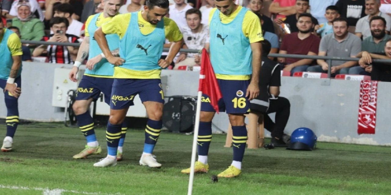 Samsunspor - Fenerbahçe maçında sahayı fare bastı