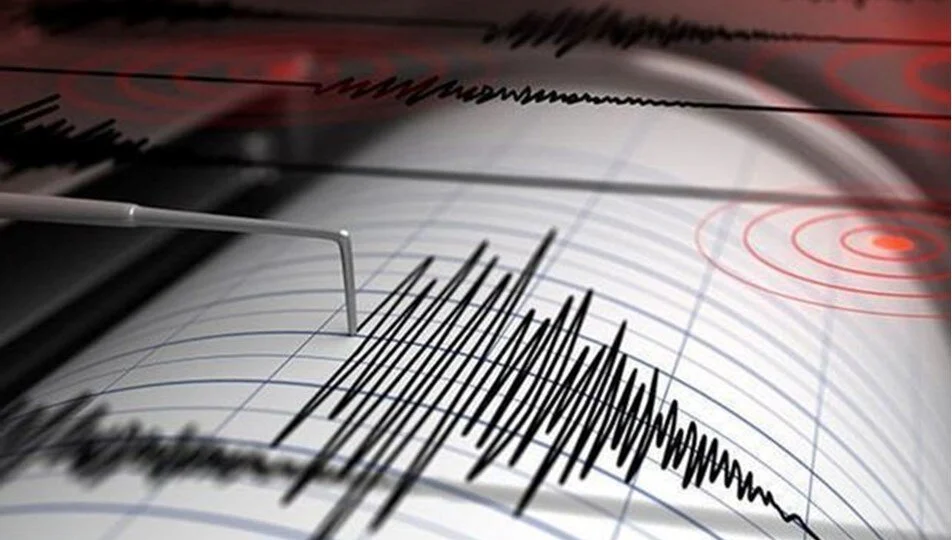 İzmir'de 5.1 büyüklüğünde deprem!