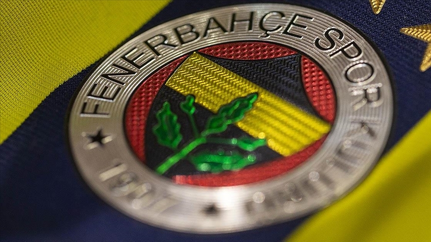 Fenerbahçe yıldız oyuncuyla anlaştı