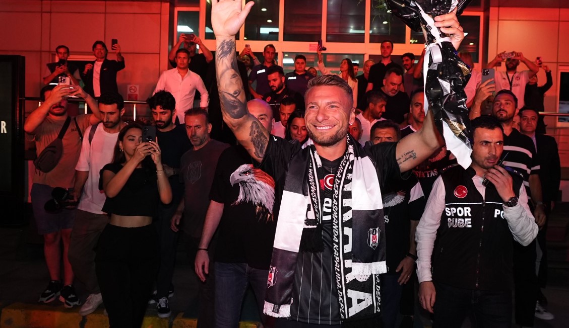 Beşiktaş hangi dünya yıldızının peşinde? Her transfere bir yeni forma tanıtımı...