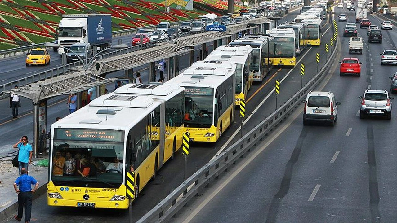 İstanbul'da 30 Ağustos günü toplu taşıma ücretsiz mi? İBB'den açıklama geldi