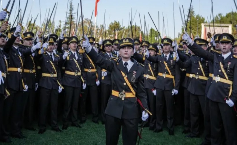 İhraç edilen teğmenlerin tazminat ödemesi gündemde